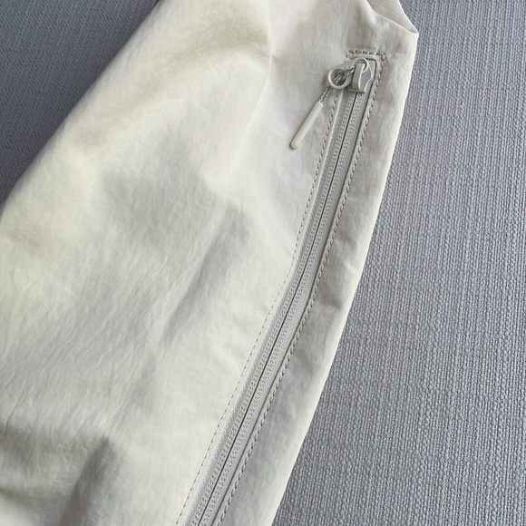 NWT Lululemon Fast Track Bag 2.0 9L - light ivory main image 14